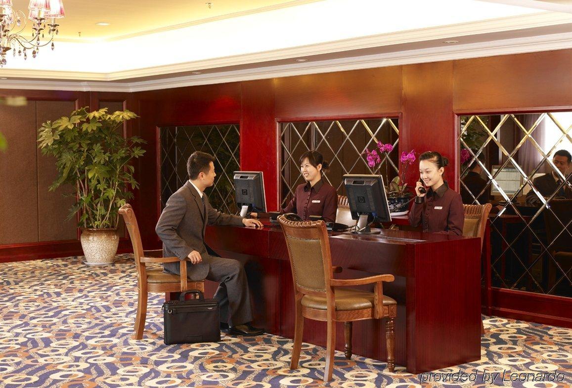 Shenyang Rich Gate Hotel Beltér fotó